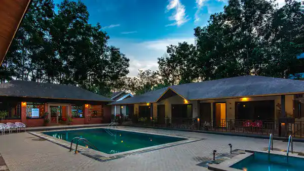 Premium accommodation and amenities at Dandeli Safar jungle resort