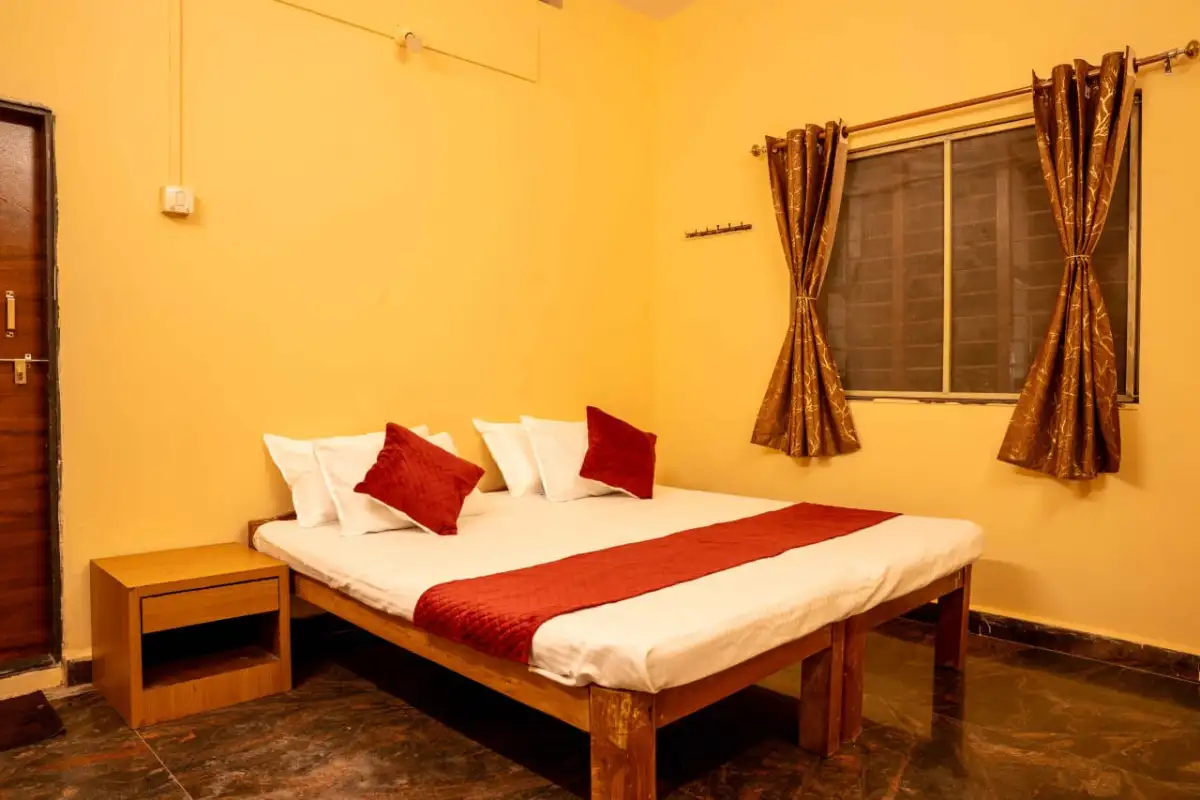 Couple room 2-4 sharing at Wild Mist Jungle Stay Dandeli with modern amenities
